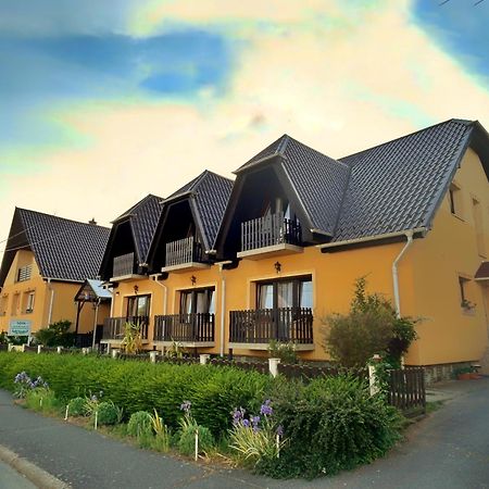 Toth Vendeghaz Hotel Bük Exterior foto